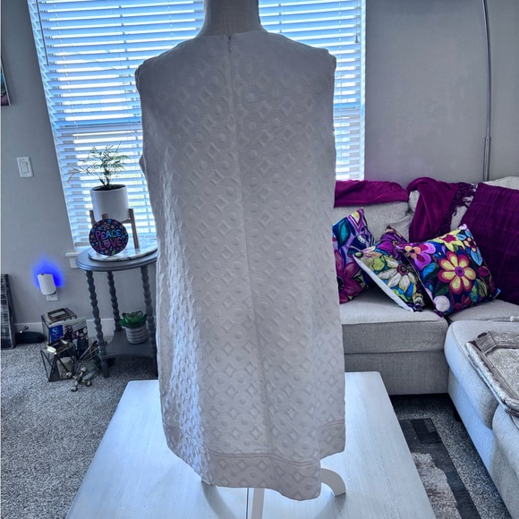 Ronni Nicole Elegant White Garment - Picture 6 of 10